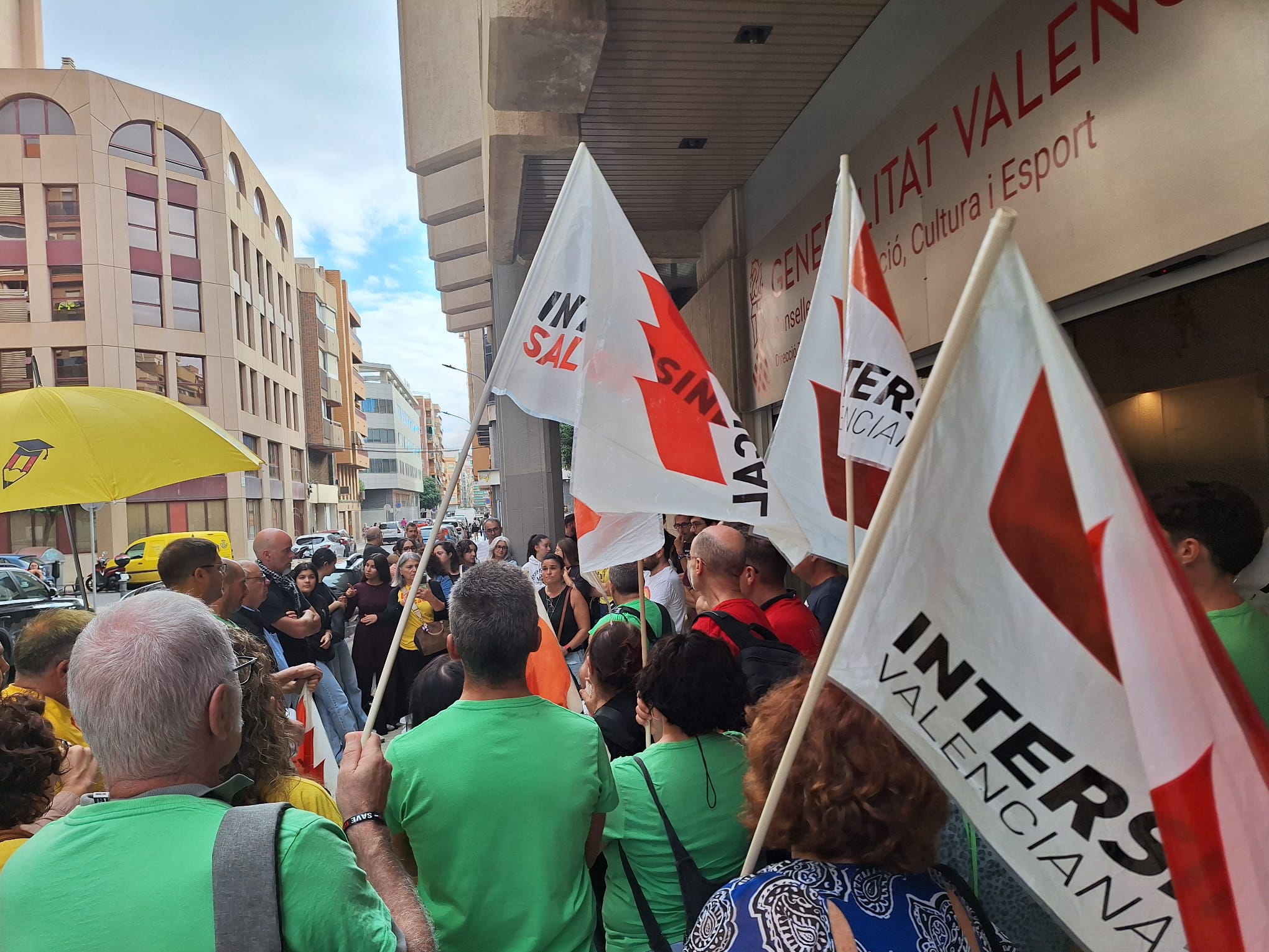Los sindicatos reiteran que el recorte del horario de los profesores expertos genera problemas en los centros Los sindicatos reiteran que el recorte del horario de los profesores expertos genera problemas en los centros