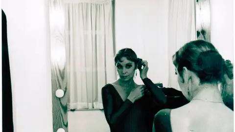 La danza y ESAEM están de luto, fallece la leyenda del ballet Valentina Letova, primera bailarina del ballet de las ‘Estrellas de Rusia’ y profesora titular ‘ESAEMBallet’ a los 77 años. La danza y ESAEM están de luto, fallece la leyenda del ballet Valentina Letova, primera bailarina del ballet de las ‘Estrellas de Rusia’ y profesora titular ‘ESAEMBallet’ a los 77 años.