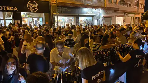 Éxito de participación en la 9ª edición de la Nit Oberta de Novelda Éxito de participación en la 9ª edición de la Nit Oberta de Novelda