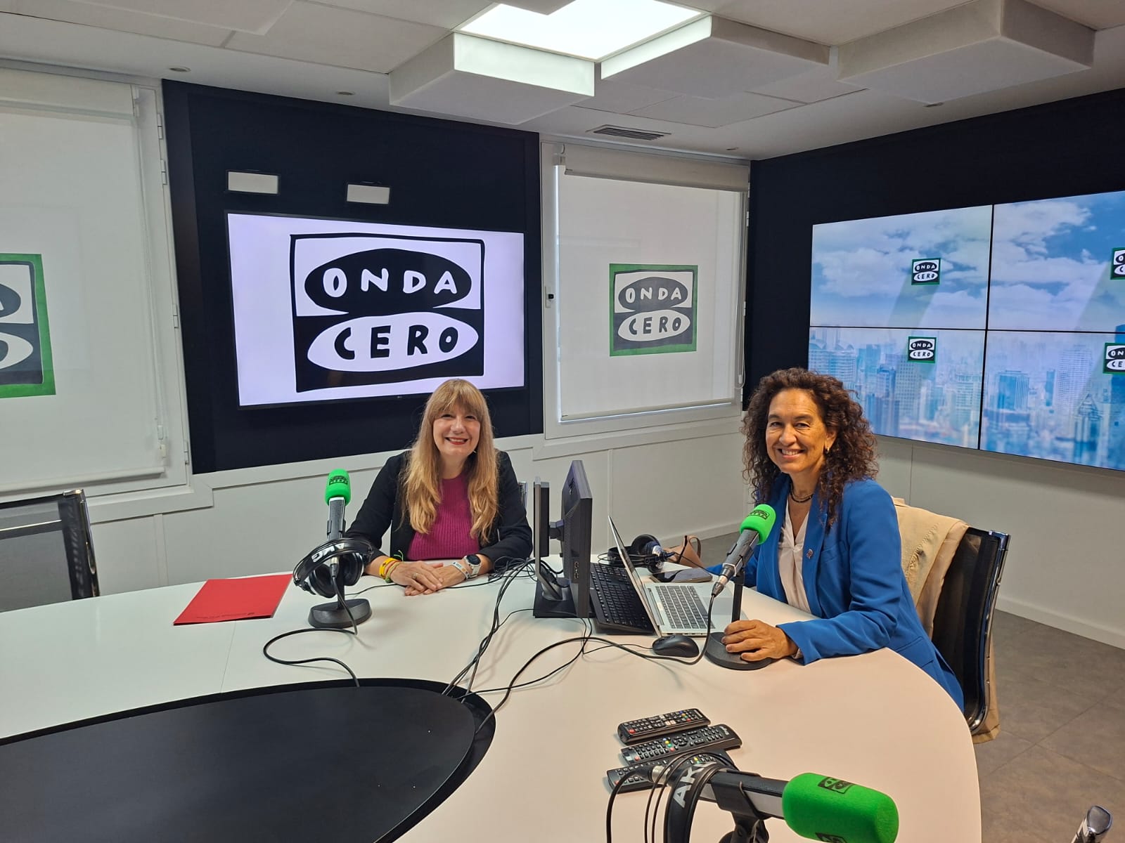 Com treballa l’ICD la comunicació de manera clara per arribar a tota la ciutadania? Com treballa l’ICD la comunicació de manera clara per arribar a tota la ciutadania?