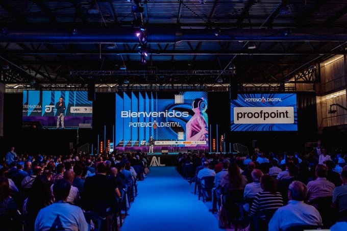 'Potencial Digital' atrajo a más de 70 empresas y diez mil asistentes en Badajoz 'Potencial Digital' atrajo a más de 70 empresas y diez mil asistentes en Badajoz