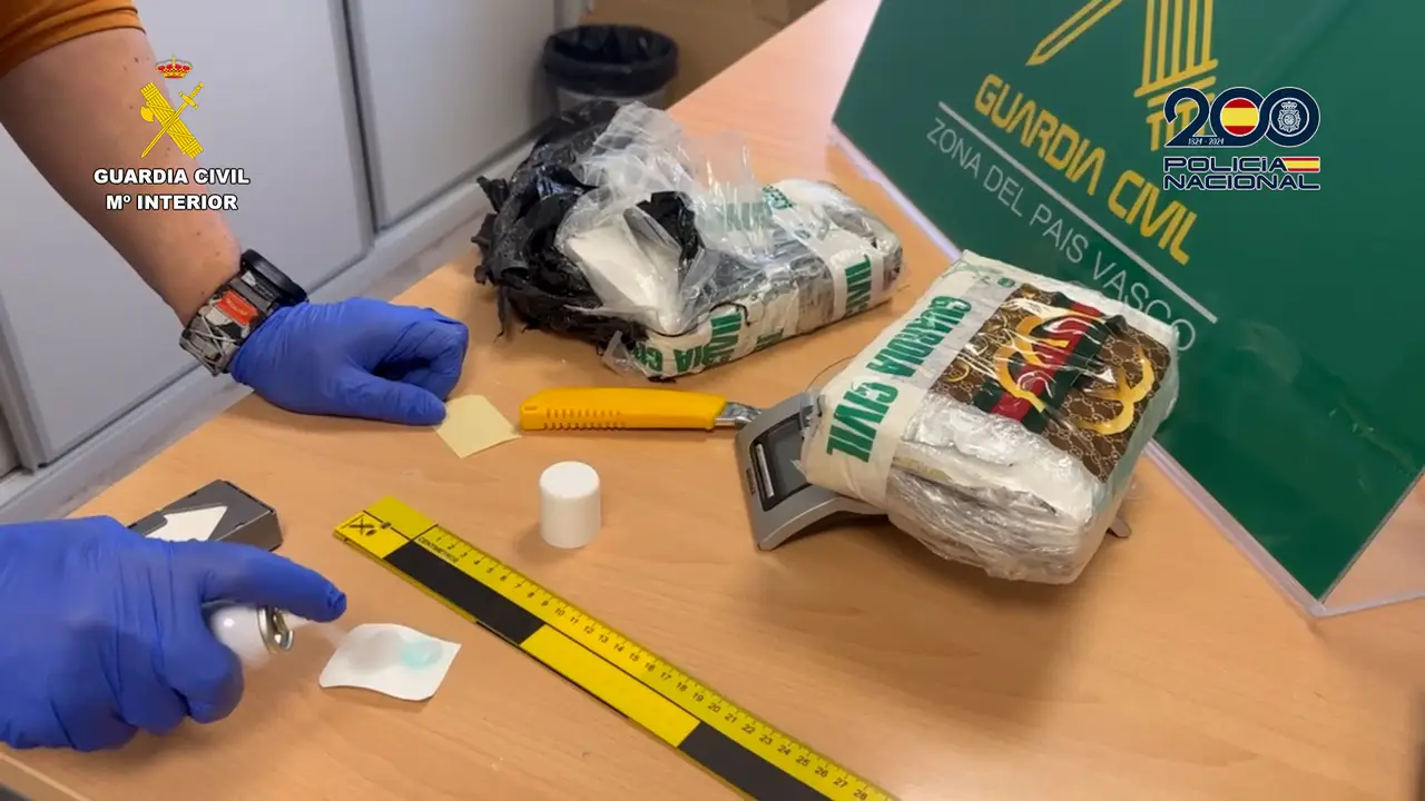 Desarticulada una organización criminal liderada desde Santoña que introducía grandes cantidades de cocaína en Cantabria y Bizkaia