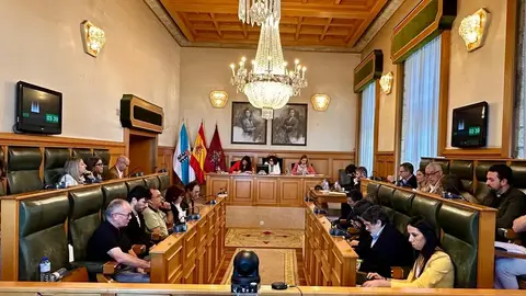 El PP de Santiago se muestra dispuesto a apoyar una moción de censura con Mercedes Rosón como alcaldesa para acabar con "la parálisis y el caos en el Concello" El PP de Santiago se muestra dispuesto a apoyar una moción de censura con Mercedes Rosón como alcaldesa para acabar con "la parálisis y el caos en el Concello"