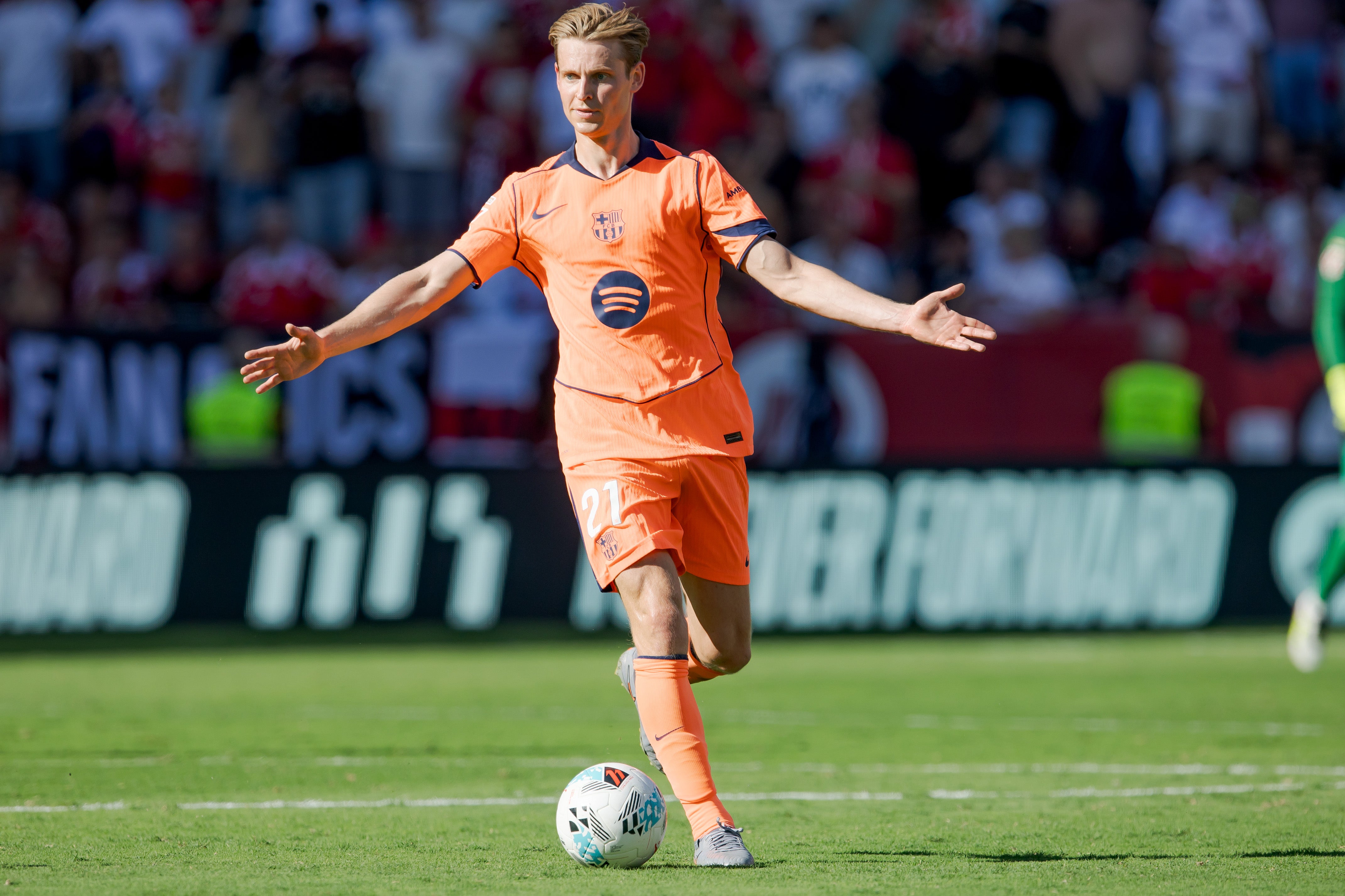 De Jong: "Es extraño que vayamos a jugar en Estados Unidos" De Jong: "Es extraño que vayamos a jugar en Estados Unidos"