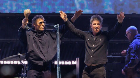 Liam Gallagher y Noel Gallagher de Oasis