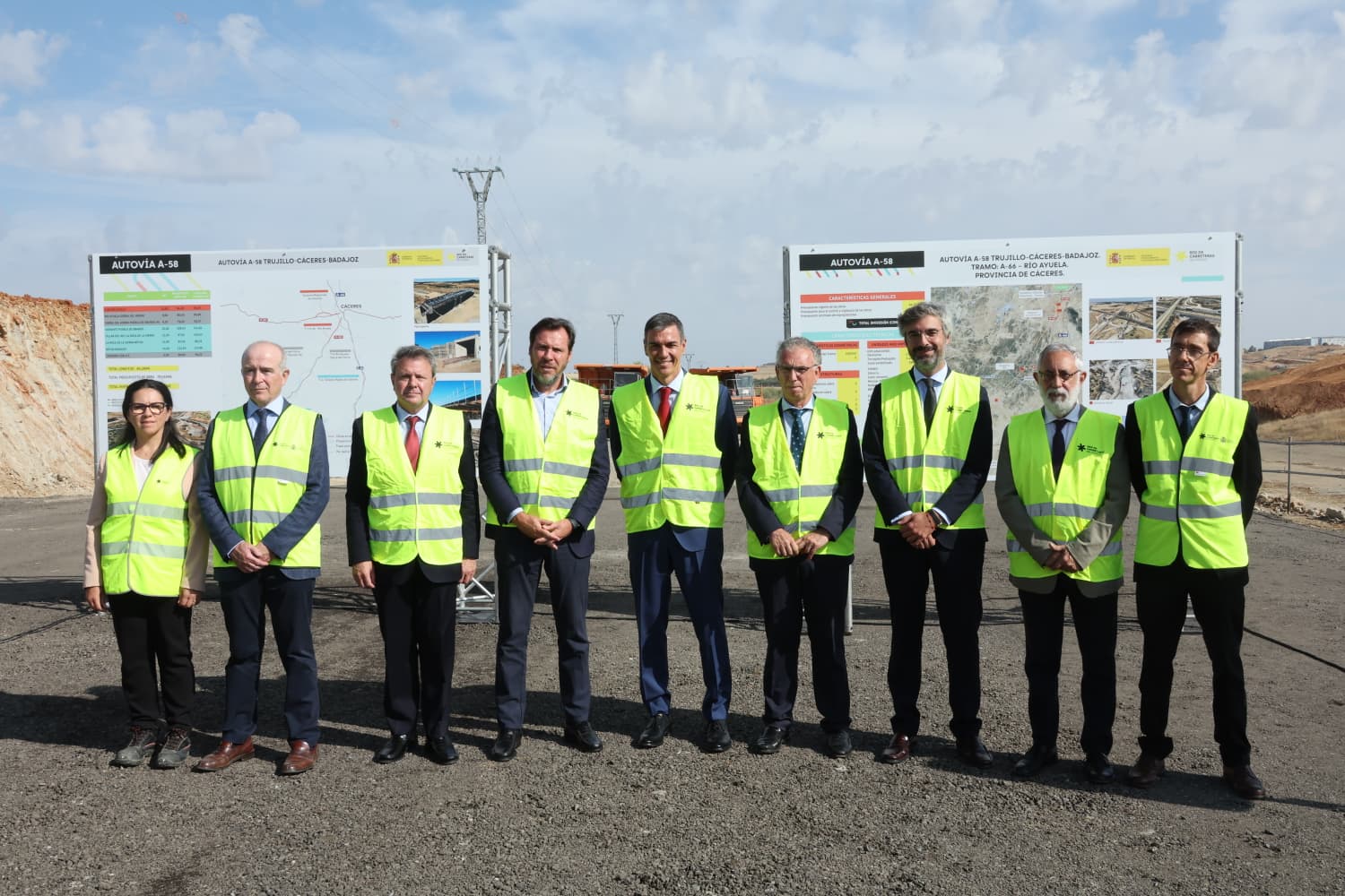 Transportes progresa en la construcción del primer tramo de la autovía A-58 que unirá Cáceres y Badajoz con 100 millones de euros Transportes progresa en la construcción del primer tramo de la autovía A-58 que unirá Cáceres y Badajoz con 100 millones de euros