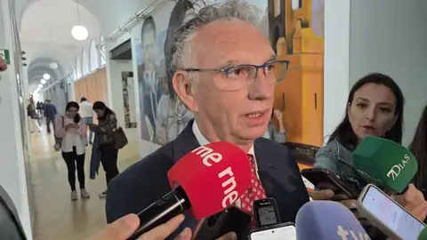 Quintana defiende que la A-58 que unirá Cáceres y Badajoz avanza "dentro de los plazos oportunos" Quintana defiende que la A-58 que unirá Cáceres y Badajoz avanza "dentro de los plazos oportunos"