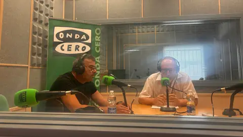 Pedro José Lucas y Vicente Pérez, y al teléfono Carmen Mota Pedro José Lucas y Vicente Pérez, y al teléfono Carmen Mota