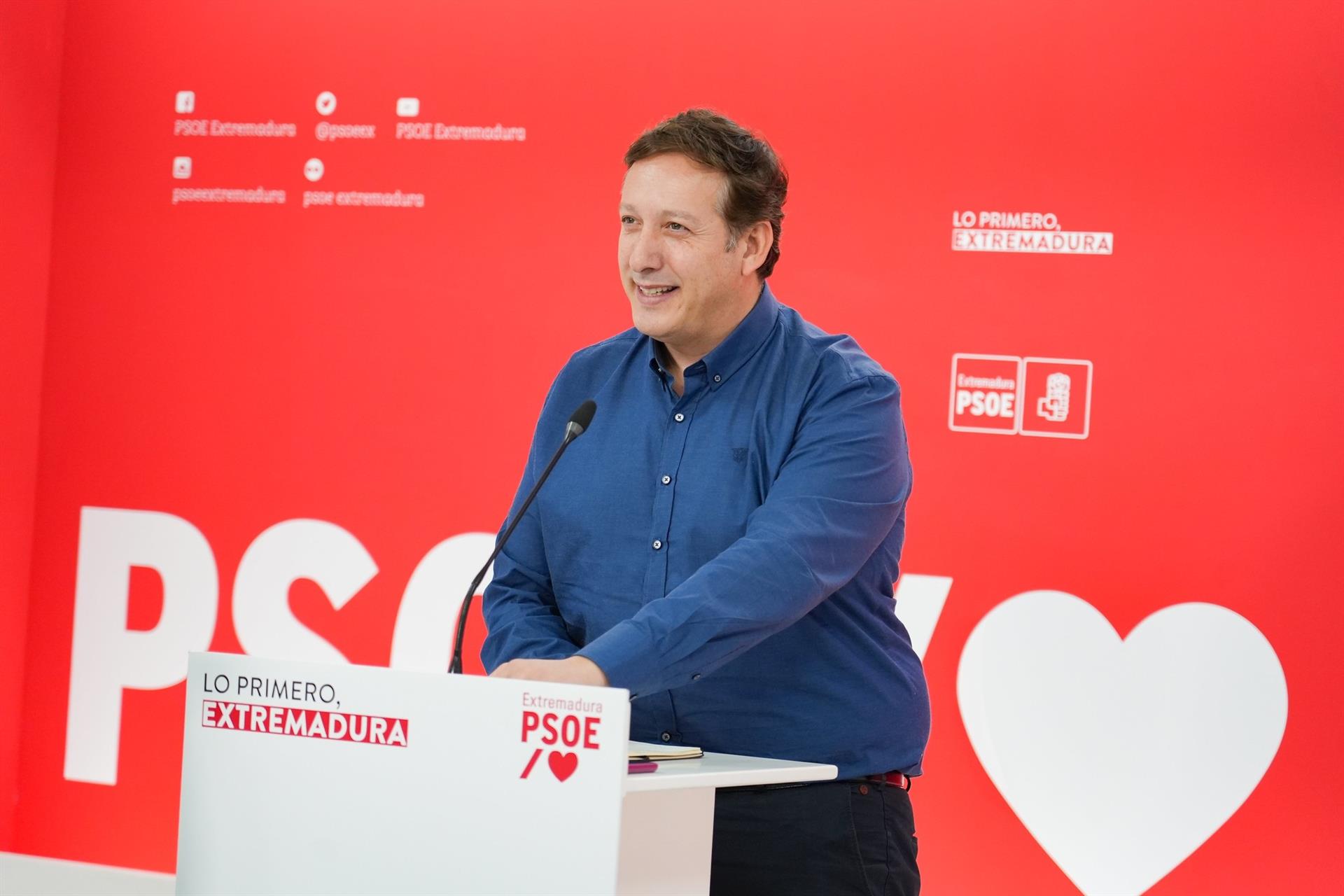 El PSOE llevará a la negociación de los presupuestos con la Junta una subida progresiva de 200 euros para los docentes El PSOE llevará a la negociación de los presupuestos con la Junta una subida progresiva de 200 euros para los docentes