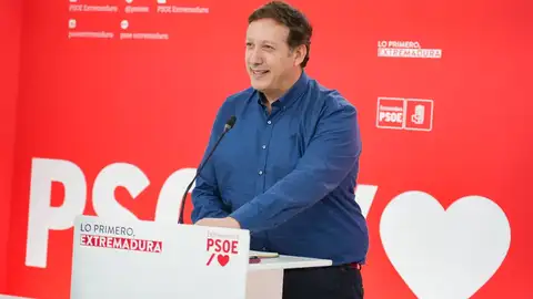 El PSOE llevará a la negociación de los presupuestos con la Junta una subida progresiva de 200 euros para los docentes El PSOE llevará a la negociación de los presupuestos con la Junta una subida progresiva de 200 euros para los docentes