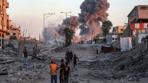 Bombardeo en la ciudad de Gaza