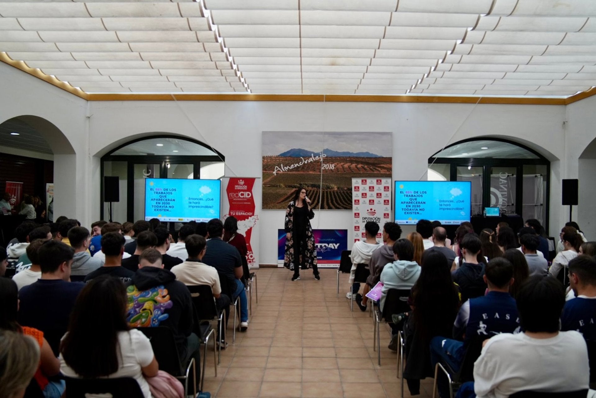 Más de 600 jóvenes conectan con empresas en búsqueda activa de trabajadores en el certamen 'Talent Day' en Almendralejo Más de 600 jóvenes conectan con empresas en búsqueda activa de trabajadores en el certamen 'Talent Day' en Almendralejo