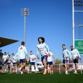La selección cambia su plan de viaje a Elche por la alerta roja