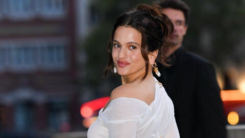 Rosal&iacute;a durante su paso por la Semana de la Moda en Par&iacute;s