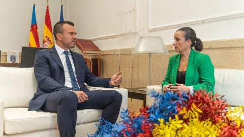 Vicent Momp&oacute; y Carolina Almi&ntilde;ana