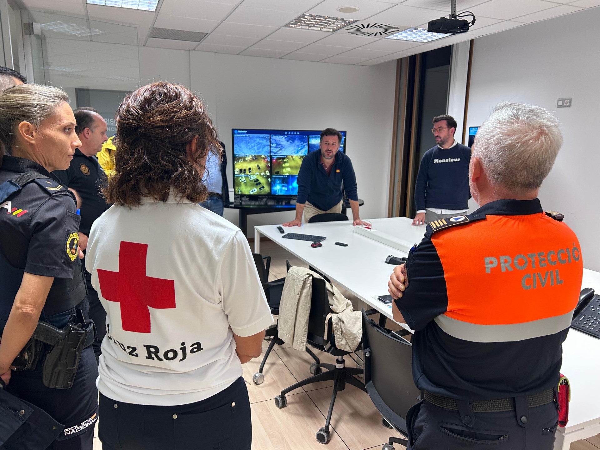 Cruz Roja y Conciénciate activan su servicio de apoyo a personas sin hogar ante la alerta por fuertes lluvias Cruz Roja y Conciénciate activan su servicio de apoyo a personas sin hogar ante la alerta por fuertes lluvias
