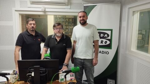 Rub&eacute;n Amor&iacute;n, Paco Sarria e Esteban G&oacute;mez propietario de Pizza Bonna