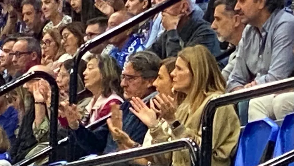 La concejala de Deportes del Ayuntamiento de Salamanca, Almudena Parres, en la zona de autoridades La concejala de Deportes del Ayuntamiento de Salamanca, Almudena Parres, en la zona de autoridades