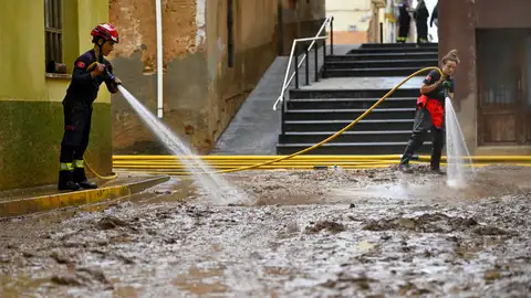 El vídeo que muestra cómo las calles de Santa Bábara en Tarragona se convirtieron en ríos tras el paso de la dana Alice