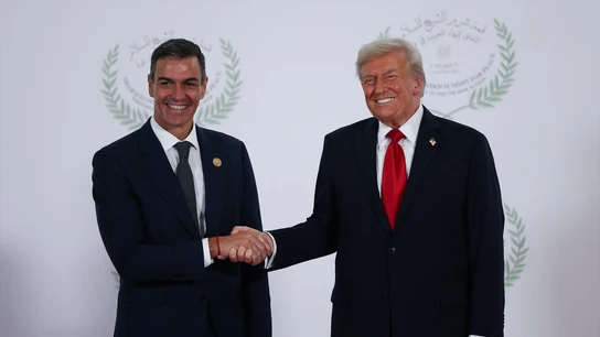 El saludo entre Sánchez y Trump El saludo entre Sánchez y Trump