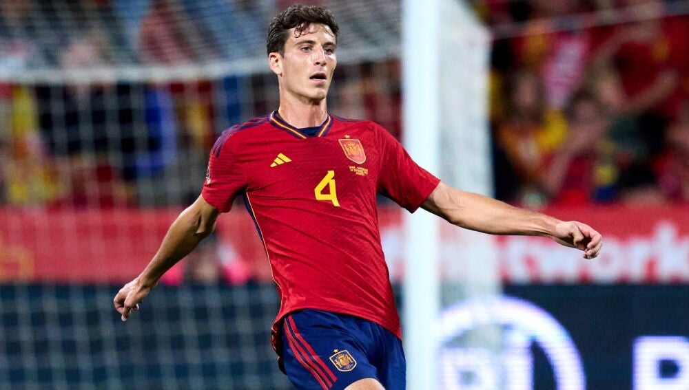 Pau Torres con España