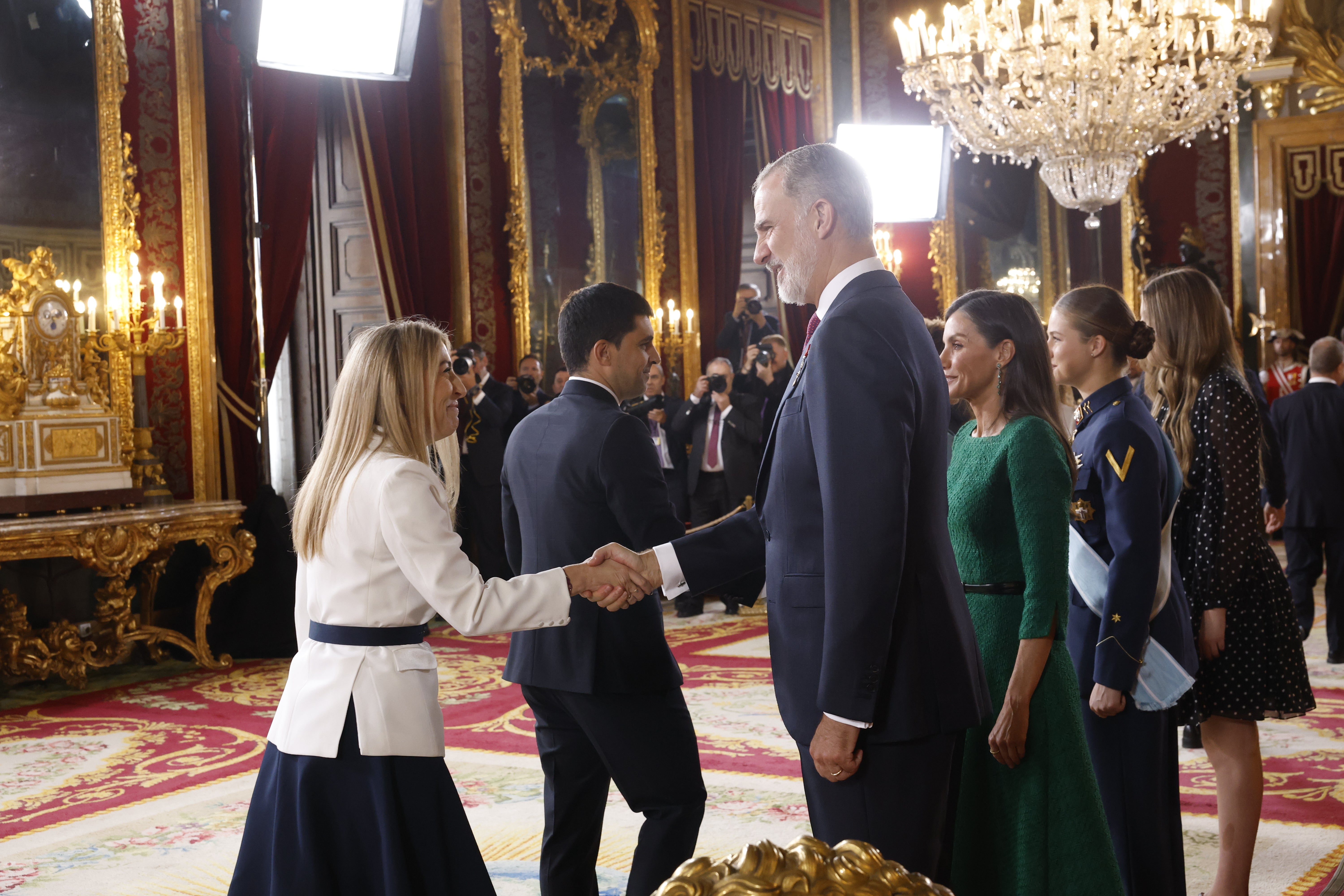 María Guardiola asistía este lunes a la celebración de la Fiesta Nacional presidida por Sus Majestades los Reyes María Guardiola asistía este lunes a la celebración de la Fiesta Nacional presidida por Sus Majestades los Reyes