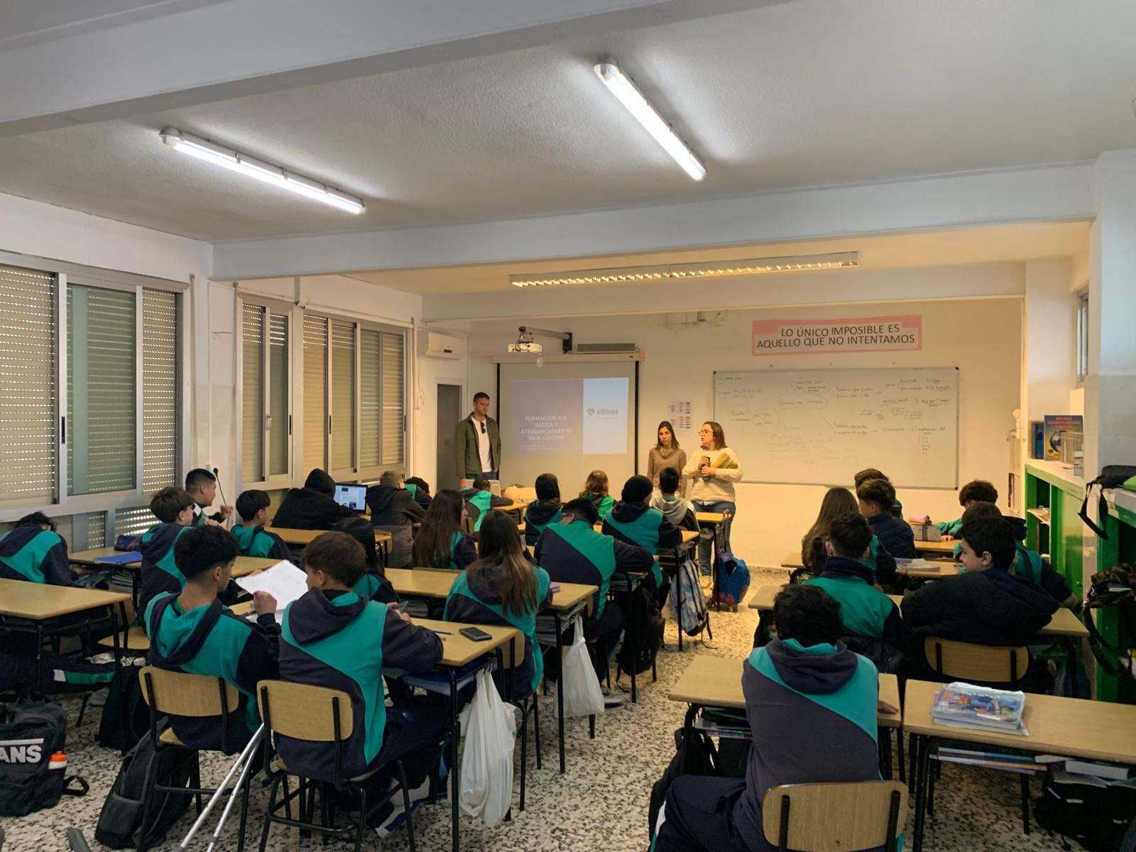 Los Hospitales Vithas en Alicante forman en primeros auxilios a 145 alumnos y docentes del Colegio Santísimo Sacramento FEYDA Los Hospitales Vithas en Alicante forman en primeros auxilios a 145 alumnos y docentes del Colegio Santísimo Sacramento FEYDA
