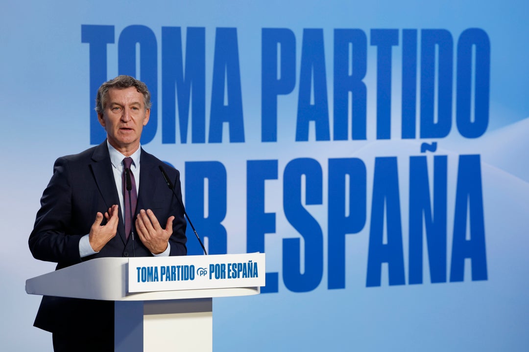 Feijóo centra en el "orden" el plan sobre inmigración del PP: “España debe recuperar el control migratorio” Feijóo centra en el "orden" el plan sobre inmigración del PP: “España debe recuperar el control migratorio”
