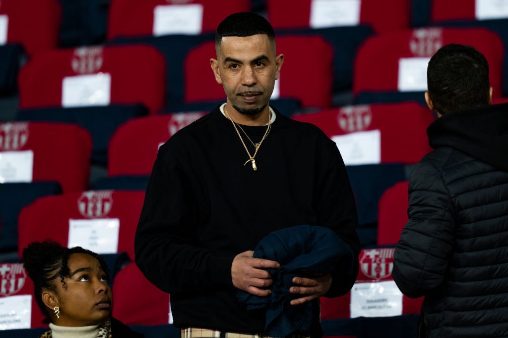 El sumario del caso relata cómo fue el apuñalamiento al padre de Lamine Yamal: "Iban a matarlo" El sumario del caso relata cómo fue el apuñalamiento al padre de Lamine Yamal: "Iban a matarlo"