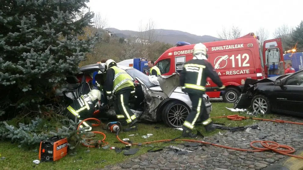 Cuatro heridos, dos de ellos graves, tras una colisión múltiple en Sunbilla Cuatro heridos, dos de ellos graves, tras una colisión múltiple en Sunbilla