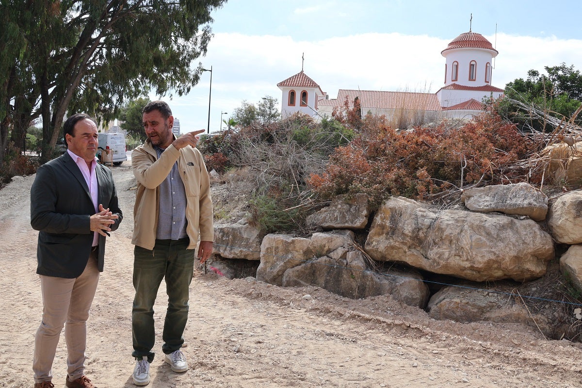 En marcha las obras de la Vía Verde de Finestrat para peatones y ciclistas y que conectará La Cala con el Bulevar comercial En marcha las obras de la Vía Verde de Finestrat para peatones y ciclistas y que conectará La Cala con el Bulevar comercial