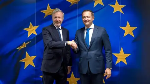 El presidente Azcón y el comisario de Agricultura y Alimentación, Christophe Hansen. El presidente Azcón y el comisario de Agricultura y Alimentación, Christophe Hansen.