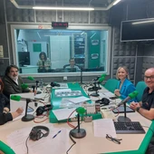 El Gobierno Local señala que Santiago "es una ciudad segura" y "no hay aumento de la conflictividad mientras la oposición reclama "mayor diálogo con los vecinos" y "mayor presencia policial" El Gobierno Local señala que Santiago "es una ciudad segura" y "no hay aumento de la conflictividad mientras la oposición reclama "mayor diálogo con los vecinos" y "mayor presencia policial"