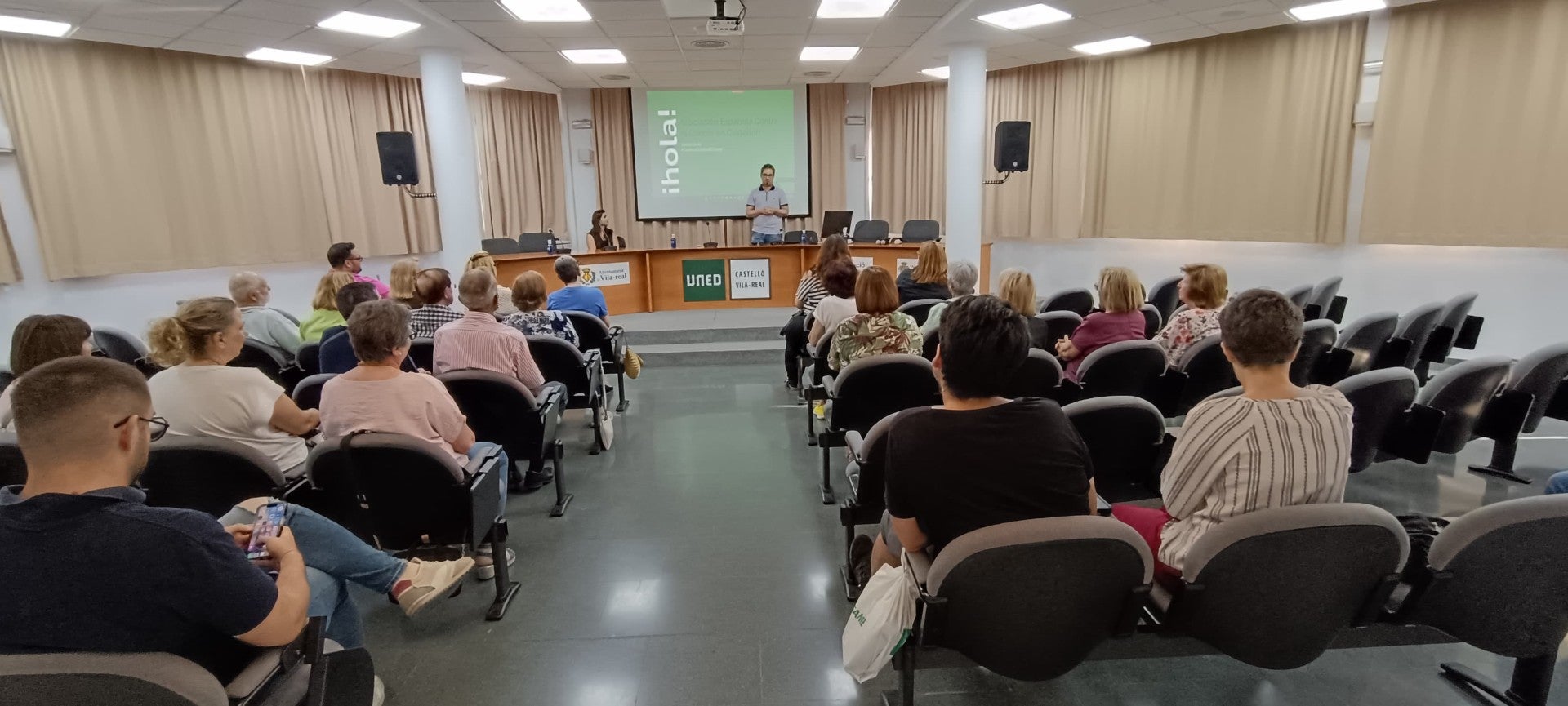 La Diputación apoya la educación permanente con ayudas a alumnos del UNED Senior La Diputación apoya la educación permanente con ayudas a alumnos del UNED Senior