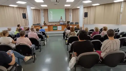 El salón de actos de la UNED es el escenario de una nueva conferencia blanca. El salón de actos de la UNED es el escenario de una nueva conferencia blanca.
