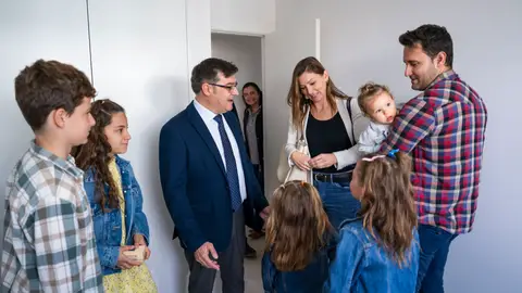 El Ayuntamiento de Madrid entrega 116 nuevas viviendas de alquiler asequible en El Cañaveral El Ayuntamiento de Madrid entrega 116 nuevas viviendas de alquiler asequible en El Cañaveral