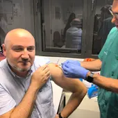 Francisco José García se puso la vacuna el día en el que comienza la campaña antigripal Francisco José García se puso la vacuna el día en el que comienza la campaña antigripal