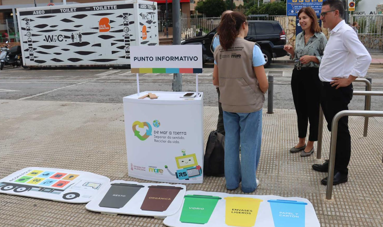 Benidorm junto al Consorci Mare realizan una campaña de concienciación sobre el reciclaje Benidorm junto al Consorci Mare realizan una campaña de concienciación sobre el reciclaje