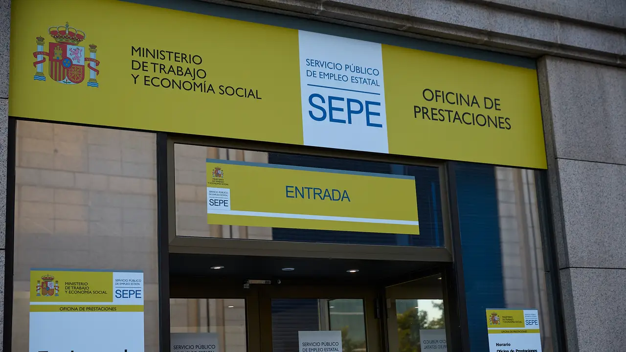 Por qué cuesta tanto conseguir cita previa en el SEPE: "No se implantan medidas para un servicio público de calidad"