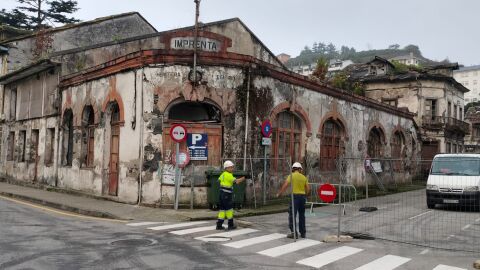 Se inician las obras de la Metalgrafica para dotar a Luarca de 220 plazas de aparcamiento privado.