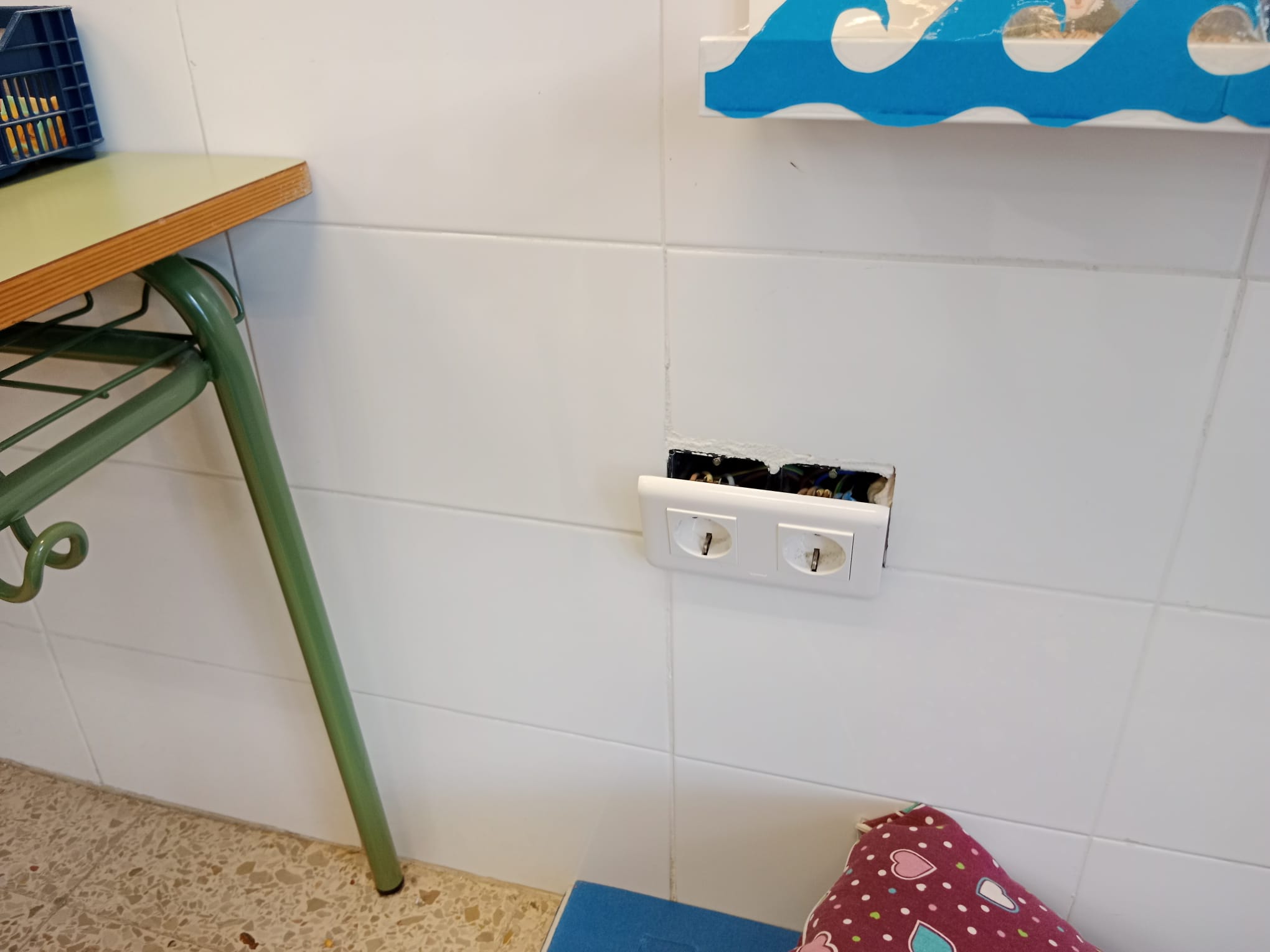 Padres de alumnos del colegio oriolano 'Fernando de Loaces' denuncian las graves deficiencias que sufren las instalaciones Padres de alumnos del colegio oriolano 'Fernando de Loaces' denuncian las graves deficiencias que sufren las instalaciones