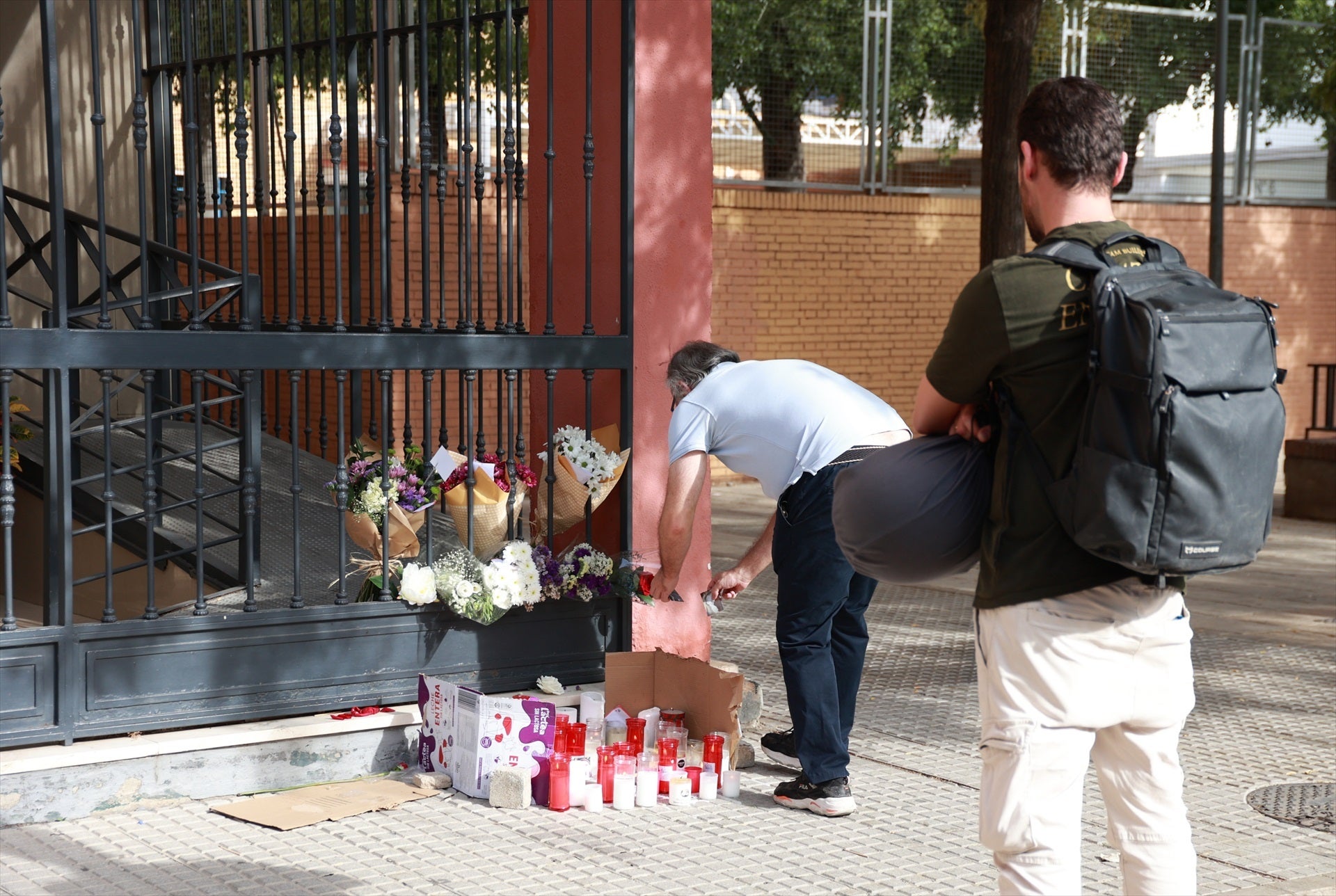 Una adolescente de 14 años se suicida en Sevilla: su madre ya había denunciado acoso escolar en su colegio Una adolescente de 14 años se suicida en Sevilla: su madre ya había denunciado acoso escolar en su colegio