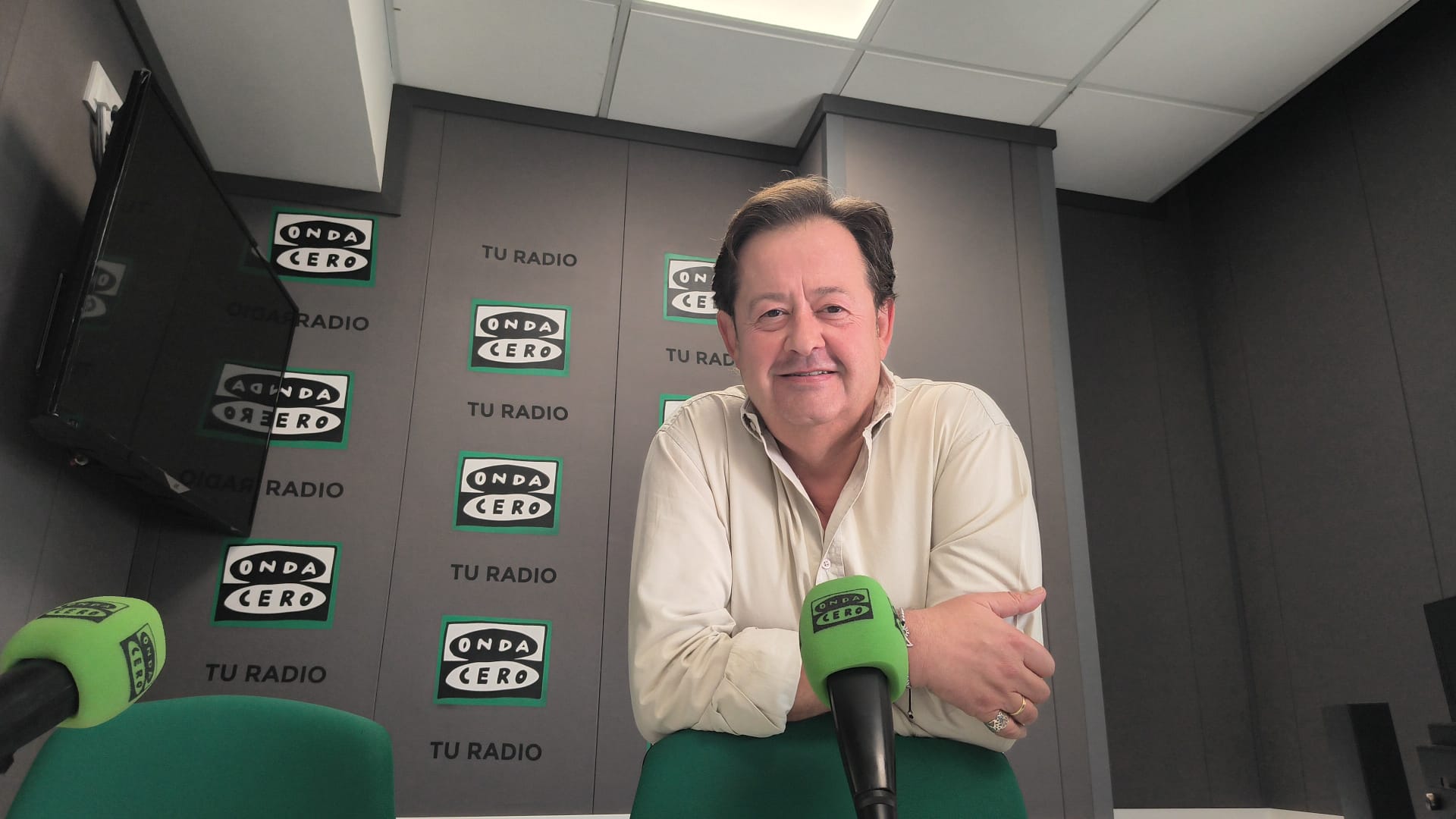 Manolo Serrano, un presentador de altura Manolo Serrano, un presentador de altura