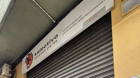 Entrada al centro de día. Entrada al centro de día.