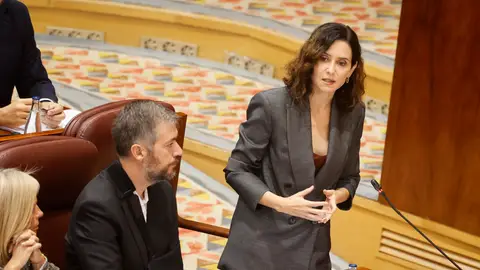 Ayuso apunta a todo un registro de embustes de Pedro Sánchez: "sólo mienten y mienten" Ayuso apunta a todo un registro de embustes de Pedro Sánchez: "sólo mienten y mienten"