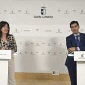 José Manuel Caballero, junto a la delegada de la Junta en Ciudad Real, Blanca Fernández