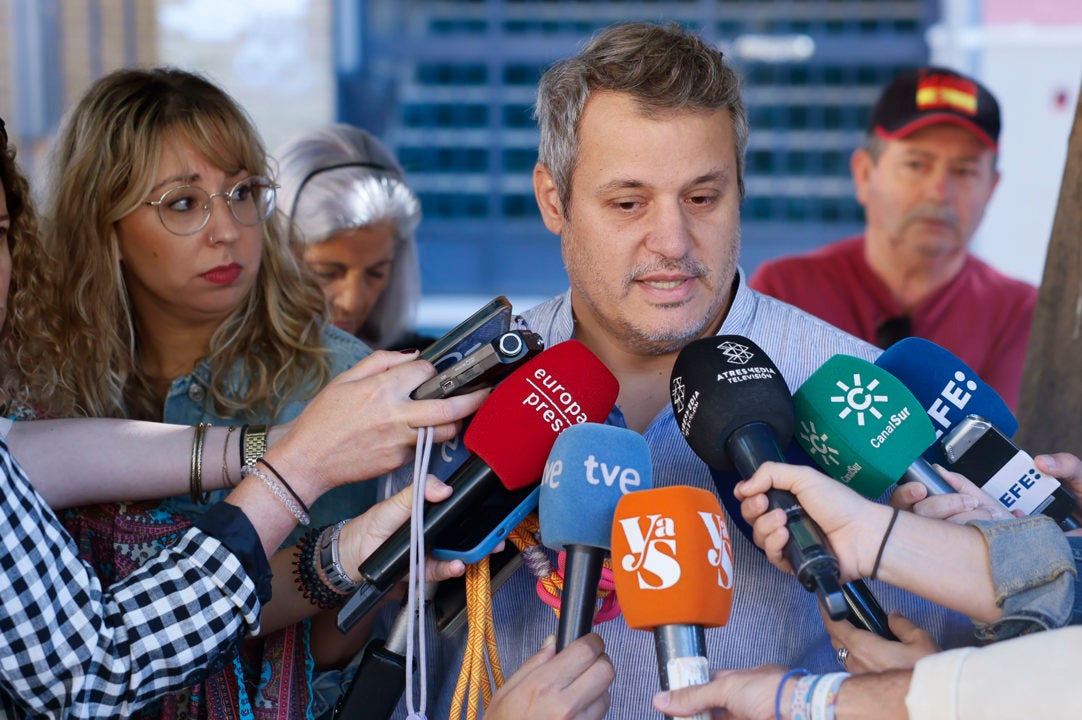 La familia de la menor que se suicidó en Sevilla anuncia medidas legales contra el colegio, que no activó el protocolo por acoso La familia de la menor que se suicidó en Sevilla anuncia medidas legales contra el colegio, que no activó el protocolo por acoso