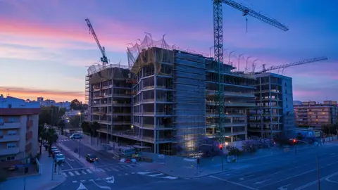 Visión crepuscular del edificio de la Ciudad de la Justicia en Princesa Mercedes Visión crepuscular del edificio de la Ciudad de la Justicia en Princesa Mercedes