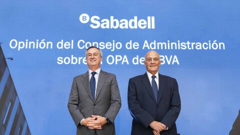 El CEO de Banco SabadelL, C&eacute;sar Gonz&aacute;lez-Bueno, y el presidente de la entidad, Josep Oliu