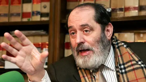 Muere Emilio Rodríguez Menéndez, el abogado defensor de personajes mediáticos que siempre estuvo rodeado por la polémica Muere Emilio Rodríguez Menéndez, el abogado defensor de personajes mediáticos que siempre estuvo rodeado por la polémica/ EFE/J.C. Hidalgo